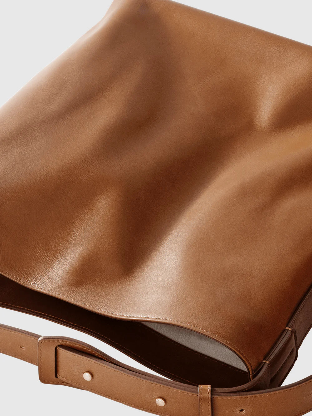 Signature Caramel Bucket Tote Bag (Medium Brown)